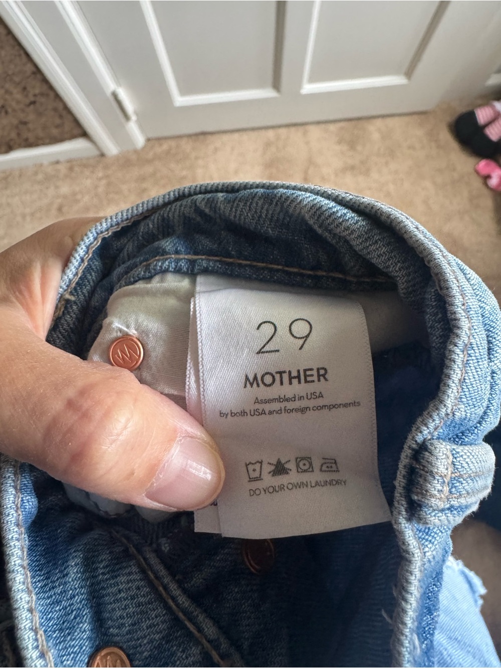 MOTHER Superior Lil’ Dodger Button Hover Cuff Light Wash Wide-Leg Cuffed Jeans - Picture 5 of 9
